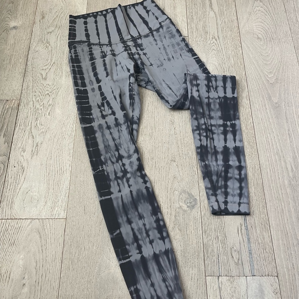 LULULEMON LEGGINGS!!